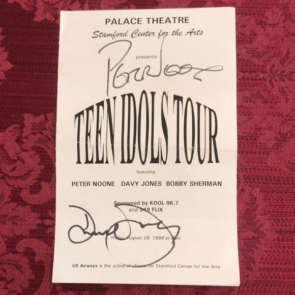 Davy Jones and Peter Noone Autographed Program “Teen Idols Tour” - Picture 1 of 6